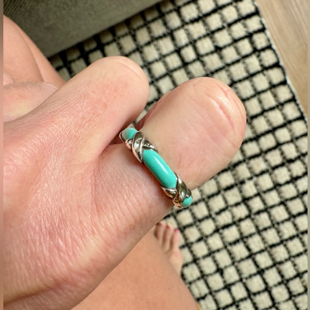 Tiffany & co famous Tiffany color ring with x’s